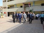 محافظ القاهرة يتفقد المدارس لمتابعة انتظام عودة الدراسة