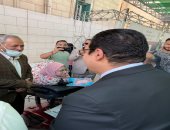 رئيس جامعة القاهرة لطالبة من ذوى الإعاقة: تسخير كل إمكانيات الجامعة حتى التفوق