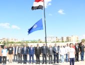 شاهد تحية العلم فى أول يوم دراسة بكلية علوم الرياضة جامعة قناة السويس.. صور