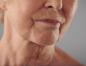 6 خطوات لروتين العناية بالبشرة لمكافحة الشيخوخة.. عشان تفضلى شباب