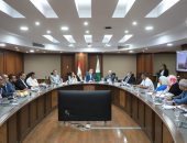 محافظ الجيزة يستمع لشكاوى عدد من المواطنين ويوجه بحلها