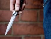 طالب يطعن زميله بسلاح أبيض بقرية كفور النيل بالفيوم