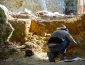 اكتشاف ورشة لصناعة المجوهرات الصدفية عمرها 42 ألف عام في فرنسا