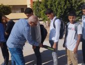 تفاصيل واقعة تعدى طالب على زميله بسلاح أبيض داخل مدرسة فى المنوفية.. ضبط المتهم وحبسه أربعة أيام على ذمة التحقيقات.. محافظ المنوفية يقرر استبعاد مديرة المدرسة ووكيل التعليم: وقف قيد الطالب المتعدى 