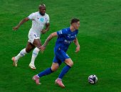 الهلال يقلب تأخره إلى تقدم أمام الأخدود في الشوط الأول بالدوري السعودي