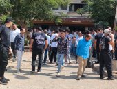 تجمع أسر ضحايا ومصابي انهيار المصنع بمستشفى المحلة العام.. بث مباشر