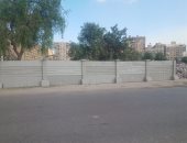 محافظ الجيزة: تركيب أسوار خرسانية بأرض المطاحن فى شارع فيصل لمنع إلقاء المخلفات