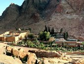 سانت كاترين.. مدينة مصرية تعانق فيها السماء الأرض