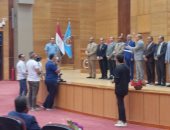 رئيس جامعة سوهاج يكرم 211 معيدا تعيين جديد .. فيديو