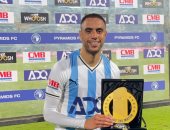 محمد الشيبى يحصل على جائزة أفضل لاعب فى مباراة بيراميدز والطلائع