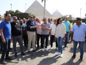 أعلى درجات الجاهزية لافتتاح المتحف المصرى الكبير.. محافظ الجيزة: خطة متكاملة لتجميل الطرق المؤدية للمتحف ورفع كفاءة "الإسكندرية الصحراوى" و"الفيوم" و"الدائرى".. وزراعة 6200 شجرة ودهان 3 آلاف عقار 