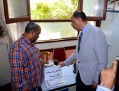 محافظ سوهاج يحيل مسئول المخزن بمدرسة آبار الوقف الإعدادية للتحقيق