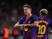 ليفاندوفسكى يقترب من الانضمام لقائمة أفضل 10 هدافين فى تاريخ برشلونة