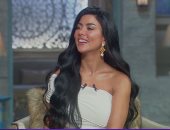 "المنتج طلب منى أغسل وشي".. كارولين عزمي تكشف كواليس الصدفة التي قادتها لـ "أبو العروسة"