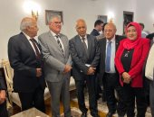 محبو وأبناء جمال عبد الناصر يحيون ذكرى رحيله الـ 55 أمام الضريح.. عبد الحكيم عبد الناصر: رؤية والدي كانت ثاقبة.. وما حذر منه بالأمس نعيشه اليوم.. رئيس العربي الناصري: الزعيم  فكره حاضر في وجدان الأمة.. صور