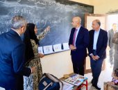 وزير التعليم ومحافظ المنيا يتفقدان عددا من المدارس بقرية تونة الجبل