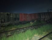 خروج 7 عربات من قطار البضائع ببنى سويف عن القضبان دون إصابات.. إعادة الحركة بالتبادل بعد الدفع بأوناش لرفع العربات.. والتحفظ على السائق ومساعده.. واتخاذ الإجراءات القانونية لمعرفة أسباب الحادث.. صور وفيديو