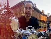 سوق الجمعة في الزمالك شكل تاني.. انتيكات وساعات وتحف.. كله قديم في قديم.. فيديو