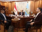 محافظ كفرالشيخ يبحث مع وفد الاتصالات مشروعات التحول الرقمي والتطوير المؤسسي