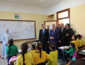 محافظ الجيزة يتابع انتظام الدراسة بعدد من مدارس أبو النمرس.. صور