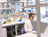 صحتك بالدنيا.. أحدث الابتكارات الطبية..  نجاح أول تجربة للقاح ضد التيفود والسالمونيلا معا.. ابتكار جسم مضاد يعطل فيروس نقص المناعة البشرية.. وتطوير أول فحص دم دقيق للكشف عن متلازمة التعب المزمن