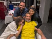 شريف منير يجتمع مع عائلته فى لحظات أسرية مبهجة وأجواء دافئة.. صور