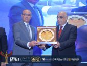 وزير العدل يُكرم رؤساء مصلحة الطب الشرعي السابقين ويتسلم دِرع المؤتمر الدولي السادس