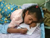 "شهد" طفلة سوهاج بين وجع المرض ودموع الأب.. تحتاج لعلاج شهرى بــ 15 ألف جنيه وأجرت 10 عمليات والحالة لم تتحسن.. وقرح الفراش أكلت ظهرها بالكامل وتتمنى العودة للمدرسة.. ومناشدة عاجلة لمحافظ سوهاج والصحة.. فيديو