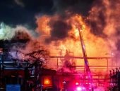 تفاصيل انفجـار أكبر مصفاة منتجة للنفط بغرب الولايات المتحدة الأمريكية.. فيديو