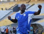 سموحة يقرر إيقاف بادجى بعد مشادته مع حسام أشرف بسبب ركلة الجزاء