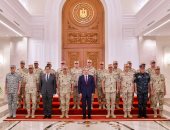 الرئيس السيسى يرأس اجتماع المجلس الأعلى للقوات المسلحة ويشيد بما يبذله الجيش المصرى من جهود لدعم ركائز الأمن والاستقرار على كافة الاتجاهات الإستراتيجية.. ويؤكد: روح نصر أكتوبر ستظل راسخة بوجدان المصريين