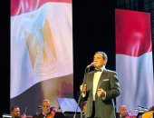 تفاعل الجمهور مع محمد ثروت أثناء غناء وطني وعاشت بلادنا في الأوبرا