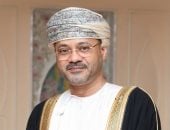 وزير الخارجية العماني يدعو إيران إلى التحلي بضبط النفس