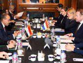 وزير الخارجية يؤكد أهمية توفير الحماية اللازمة لبعثاتنا الدبلوماسية فى لاهاى