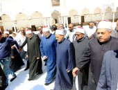 وصول المفتى إلى الجامع الأزهر لأداء صلاة الجنازة على الدكتور أحمد عمر هاشم