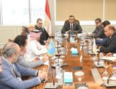 وزير الإسكان يبحث مع رئيس المنظمة العربية للسياحة تعزيز التعاون