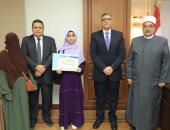 محافظ الجيزة يكرم أوائل الثانوية الأزهرية على مستوى الجمهورية من أبناء المحافظة