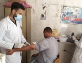 صحة المنيا: قافلة “حياة كريمة” تقدم خدماتها الطبية بالمجان بقرية صندفا ببنى مزار