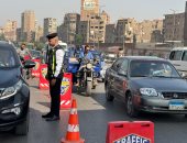 حملات مرورية مكثفة لضبط المخالفين بشبرا الخيمة وبنها..صور