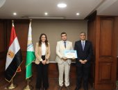 محافظ الجيزة يكرم أوائل الدورات التدريبية عن العام 2024 / 2025