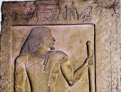 مقتنيات المتحف المصرى.. لوحة المشرف على الكتبة وابنه