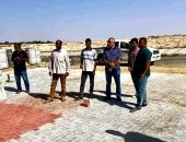 استكمال إنارة الميادين الرئيسية في الفرافرة وتفعيل شاشة العرض الرئيسية