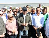 محافظ الفيوم يشارك الصيادين فرحتهم بافتتاح موسم الصيد ببحيرة قارون