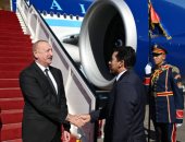 رئيس أذربيجان يصل مصر للمشاركة في قمة السلام بشرم الشيخ