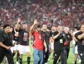 فرحة وتهنئة صلاح واللاعبين والجهاز الفنى بعد نهاية مباراة مصر وغينيا بيساو.. فيديو