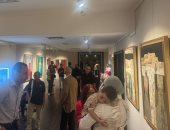 رئيس جامعة حلوان يفتتح معرض طيات السكون لمحمود حامد