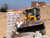 إزالة 14 حالة تعد على مساحة 16 ألف متر مربع بأسوان.. صور