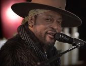 وفاة المغني الأمريكي دانجيلو الحائز على جائزة جرامي عن عمر ناهز 51 عامًا