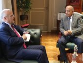 وزير الكهرباء يستقبل سفير السويد بالقاهرة لبحث التعاون بمجالات الطاقة المتجددة