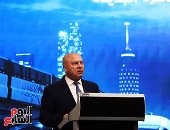مشروعات النقل الأخضر تقود ثورة تنموية وتحوّل مصر لمركز إقليمى للنقل واللوجستيات.. الفريق كامل الوزير: استكمال شبكة المترو ومشروعات الجر الكهربائى تجسد رؤية مصر 2030 وتدعم التنمية المستدامة